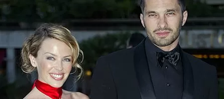 Кайли и Оливие си играят на иди си-дойди си