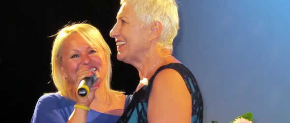 Тони Димитрова пя за юбилея на д-р Емилова