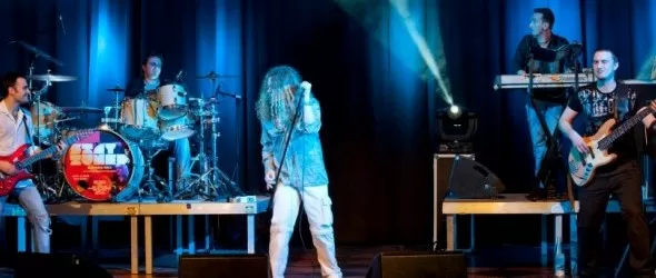 Purpendicular удрят 3 часа с убийствен траклист