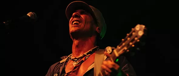 Manu Chao La Ventura в София: купонът като такъв!