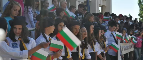 Масово изпълнение на химна ни отбеляза Деня на независимостта