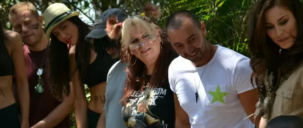 Рок, ръченица и скандал в Африка: Звездите сигурно са полудели