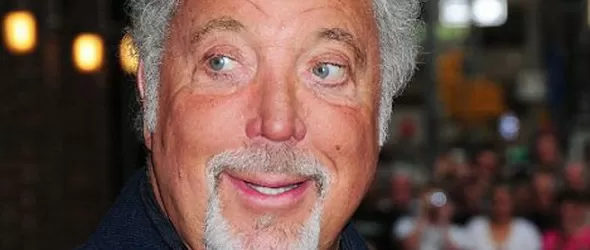 Ароматизирани свещи ще осветяват гримьорната на сър Том Джоунс