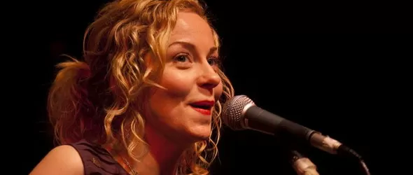 Anneke Van Giersbergen ще раздаде автографи в София