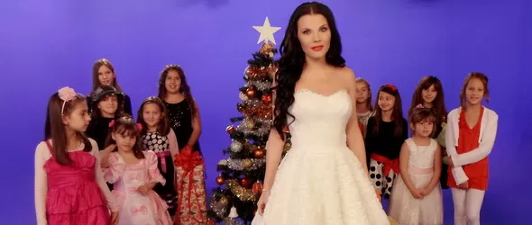 Деца от школата на Пол Макартни в новото видео на Теодора