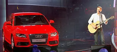 Брайън Адамс се нареди сред рекламните лица на Audi A4
