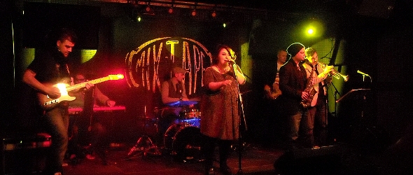В Groovy Jam Shoes на Koka Mass Jazz