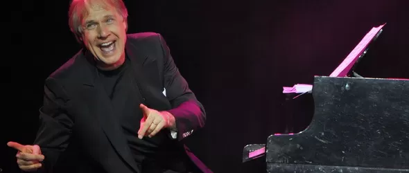 Ричард Клайдерман с импровизирана изява в София