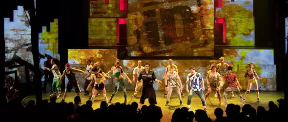 Уникални танци и шеметна акробатика в шоуто на цирк Елуаз