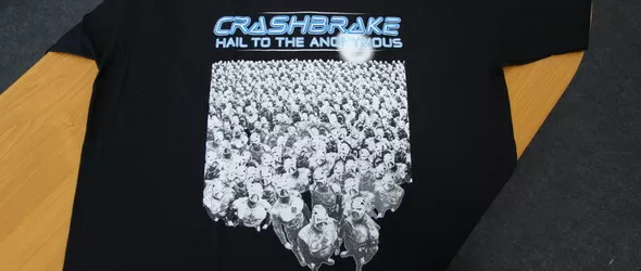 Виж кой ще облече ти-шърт с логото на Crashbrake