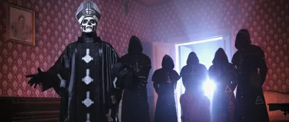 Шведската банда Ghost преди Iron Maiden в София