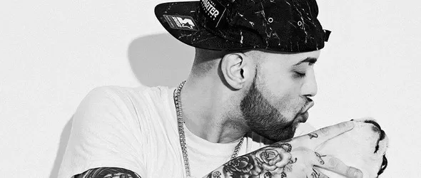 Рапърът Dee празнува рожден ден в клуб Маскара