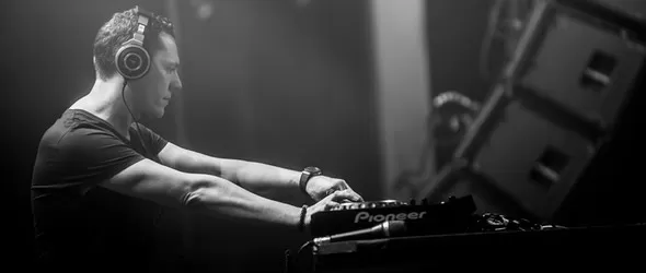 Tiesto и приказката за Ноевия ковчег на Терминал 2