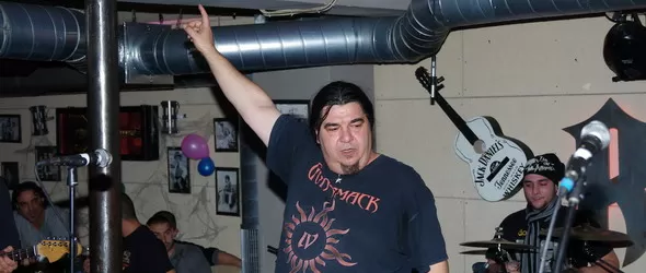 Звезди събира средства за паметник на Пеци Гюзелев