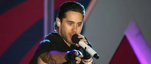 Двучасово шоу и 50 килограма конфети от 30 Seconds To Mars