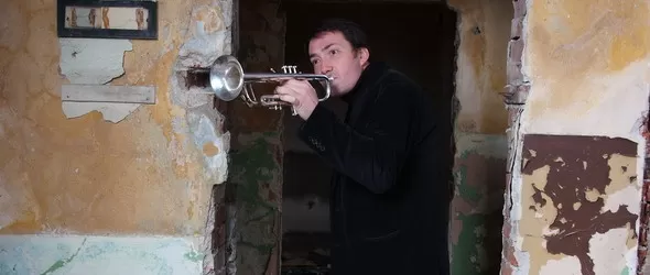 Мишо Йосифов на турне с Pink Martini