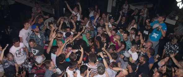 Waka Flocka Flame сред вдигнати ръце за финал на 359 HipHop Hell