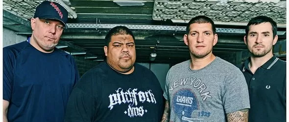 Специалeн екран за мача Пулев - Кличко на концерта на Madball