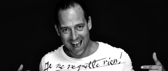 Заблестете с Tom Novy на грандиозното светлинно шоу за 8 март