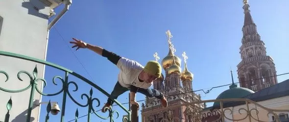 Взривяващ хип-хоп и акробатично пол денс шоу с Егор Чураков