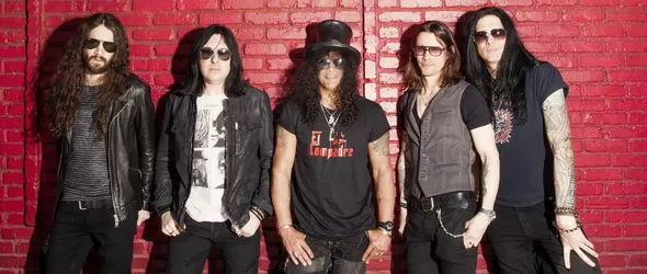 Слаш с лично обръщение към българските си фенове