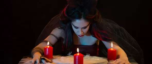 Мариана Попова като Магьосницата в Рибарят и неговата душа