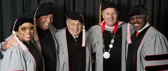 Последни детайли за концерта на Хулио Иглесиас