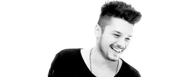 DJ Sllash зад пулта в Bedroom Premium Club