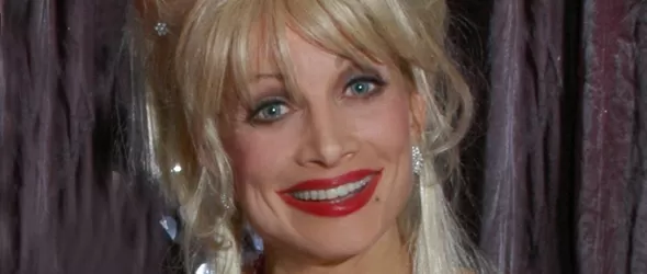 Доли Партън инвестира в себе си