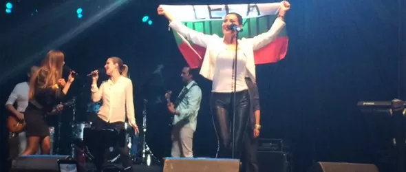 Над 16 000 пяха заедно с Цеца на стадиона в Несебър