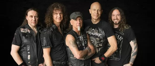 Вечер на Accept с двубой по въздушни китари