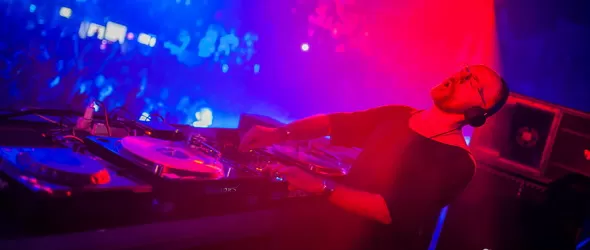 Cocoon: пот, джунгла и техно