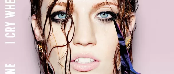 I Cry When I Laugh на Jess Glynne най-успешен UK дебют за 2015