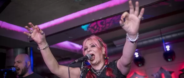 Милена иска трайк и дървена къща на язовир за ЧРД