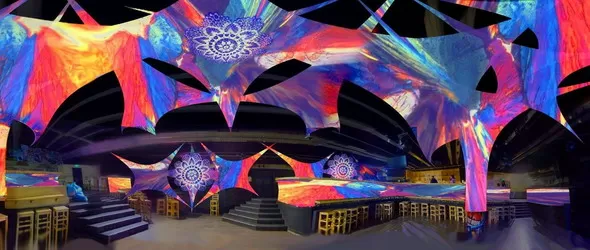 Впечатляваща декорация за концерта на Ozric Tentacles