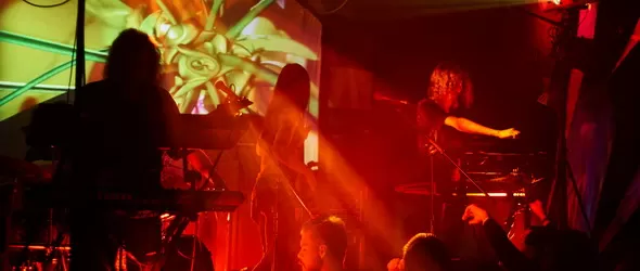 Ozric Tentacles в София: необхватeн вътрешен космос и спейс кекс