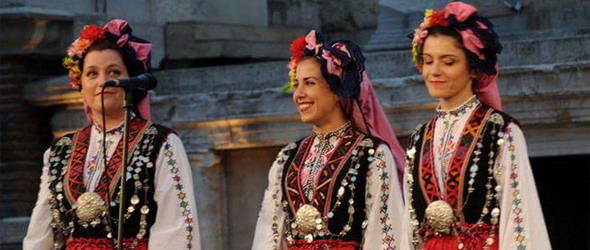 Крис Корнел избра космическите гласове на ансамбъл Тракия