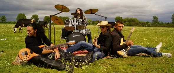 Пънк Ой!Лелия в лятна нощ с Masinko, Антифриз и Doctors Gogo Band