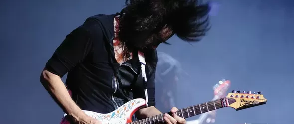 Отлагат концерта на Стив Вай в София