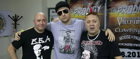 The Exploited, Korn и Geoff Tate в едър план по Фрактура