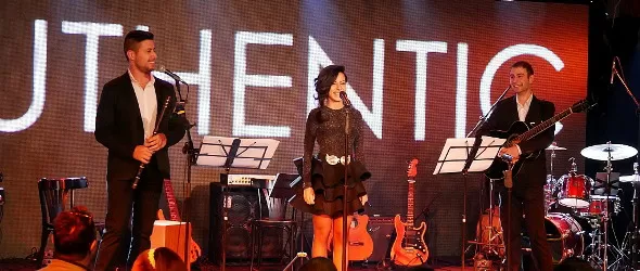 Outhentic казаха Yes! на музикалното ни минало и бъдеще
