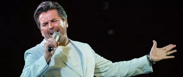 Томас Андерс в София: Песни-веселушки с жици и чинели