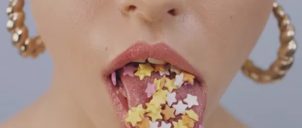 Петя Данкова представи първото си видео Sweet Оr Bitter