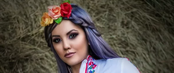 Александра посреща националния празник с уникална фотосесия