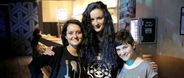 Рокаджии помагат на деца, лишени от родителска грижа