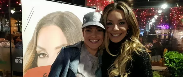 Вяра Атова стана уличен музикант