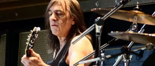 Почина Малкълм Йънг от AC/DC