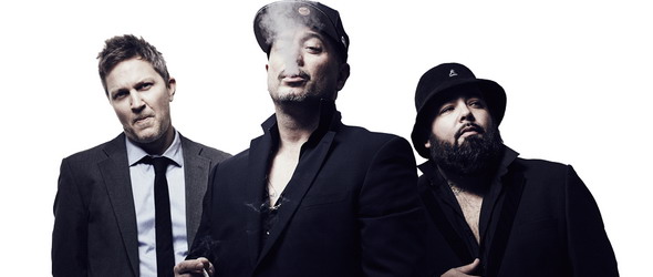 Fun Lovin Criminals диджействат в рок клуб веднага след концерта