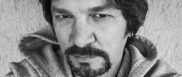 Оригиналният барабанист на D2 Яшо се завръща в групата