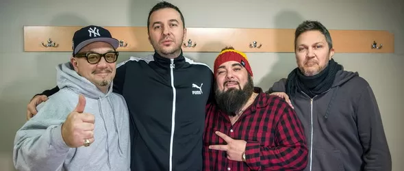 Fun Lovin Criminals и Chuck Billy фронтално по Фрактура